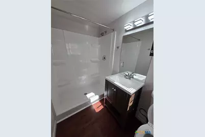 1037 W Court Street #Main, Seguin, TX 78155 - Photo 15