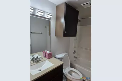1037 W Court Street #Main, Seguin, TX 78155 - Photo 19