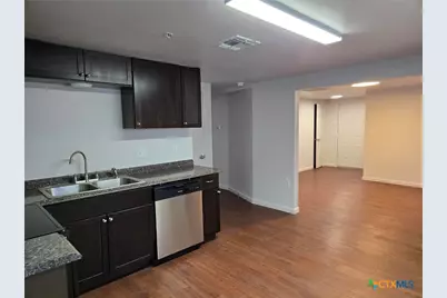 1037 W Court Street #Main, Seguin, TX 78155 - Photo 11