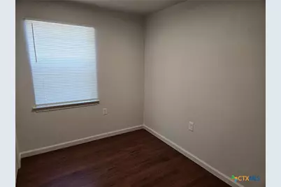 1037 W Court Street #Main, Seguin, TX 78155 - Photo 17