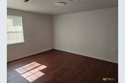 1037 W Court Street #Main, Seguin, TX 78155 - Photo 13