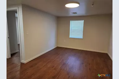 1037 W Court Street #Main, Seguin, TX 78155 - Photo 9