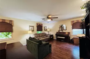 105 Curry Dr, Gatesville, TX 76528 - Photo 5