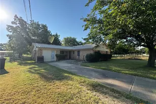 105 Curry Dr, Gatesville, TX 76528 - Photo 1
