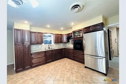 105 Curry Drive, Gatesville, TX 76528 - Photo 5