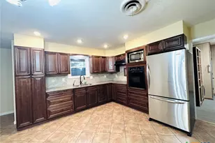 105 Curry Dr, Gatesville, TX 76528 - Photo 5