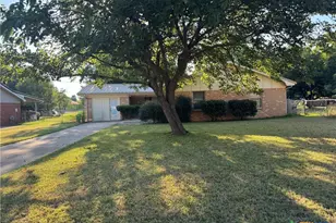 105 Curry Dr, Gatesville, TX 76528 - Photo 3
