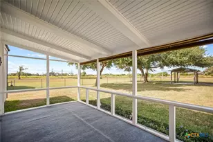 124 Hopper Rd, Tivoli, TX 77990 - Photo 11