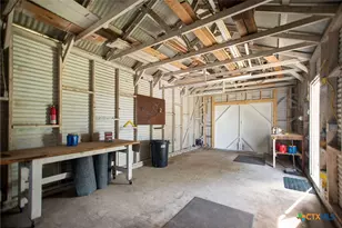 124 Hopper Rd, Tivoli, TX 77990 - Photo 9