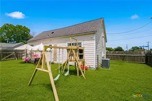 1701 N Wheeler St, Victoria, TX 77901 - Photo 19