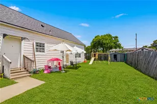 1701 N Wheeler St, Victoria, TX 77901 - Photo 17