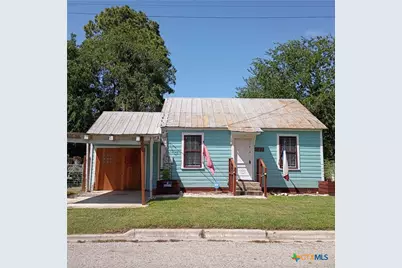 606 E Newman, Cuero, TX 77954 - Photo 1