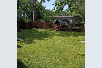 606 E Newman, Cuero, TX 77954 - Photo 11