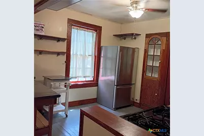 606 E Newman, Cuero, TX 77954 - Photo 5