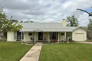 408 S Porter St, Lampasas, TX 76550 - Photo 1