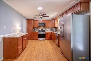 109 Norwich Glen St, Victoria, TX 77904 - Photo 13