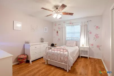 109 Norwich Glen Street, Victoria, TX 77904 - Photo 11
