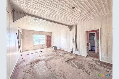 810 N Avenue H, Shiner, TX 77984 - Photo 7