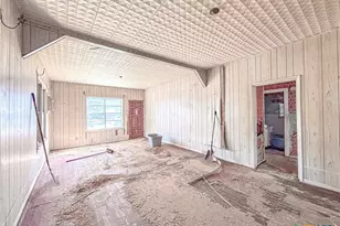 810 N Ave H, Shiner, TX 77984 - Photo 7