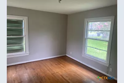 1001 Eisenhower Street, Victoria, TX 77901 - Photo 5