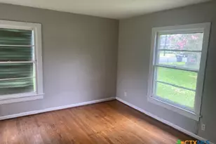1001 Eisenhower St, Victoria, TX 77901 - Photo 5