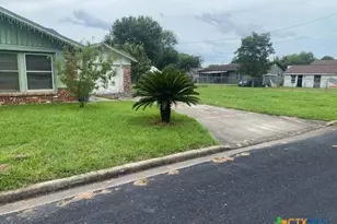 1001 Eisenhower St, Victoria, TX 77901 - Photo 3