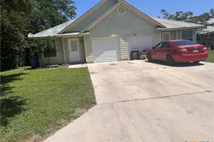 522 Baxter, Seguin, TX 78155 - Photo 3
