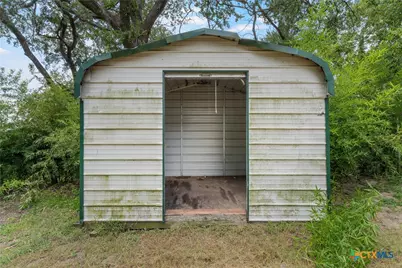 611 E 5th Street, Cameron, TX 76520 - Photo 19
