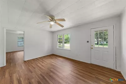 611 E 5th Street, Cameron, TX 76520 - Photo 13