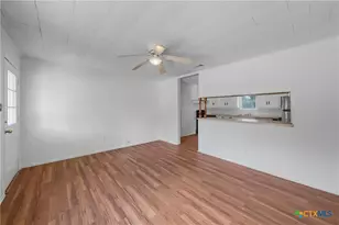 611 E 5th St, Cameron, TX 76520 - Photo 5