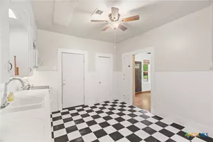 1120 N 1st St, Temple, TX 76501 - Photo 19