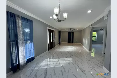 1110 S 9th Street, Temple, TX 76504 - Photo 9