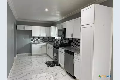 1110 S 9th Street, Temple, TX 76504 - Photo 11