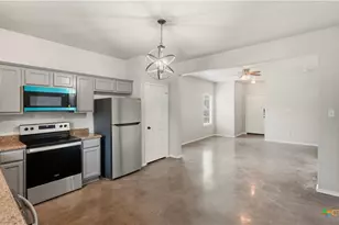 147 Rosedale Ave, New Braunfels, TX 78130 - Photo 3
