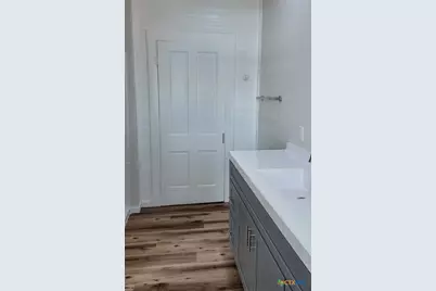 210 Julia St., Yoakum, TX 77995 - Photo 21