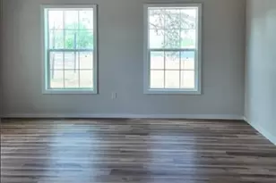 210 Julia St, Yoakum, TX 77995 - Photo 17