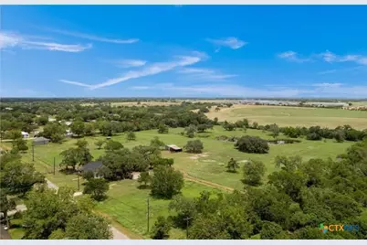 210 Julia St., Yoakum, TX 77995 - Photo 27