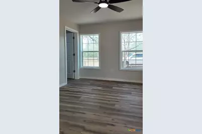 210 Julia St., Yoakum, TX 77995 - Photo 19