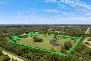 210 Julia St, Yoakum, TX 77995 - Photo 29