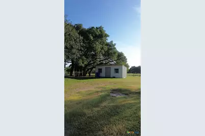 210 Julia St., Yoakum, TX 77995 - Photo 39