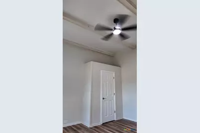 210 Julia St., Yoakum, TX 77995 - Photo 13