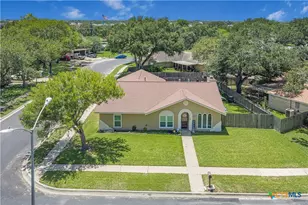 101 King Arthur St, Victoria, TX 77904 - Photo 1
