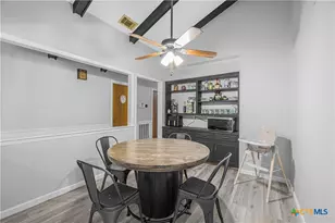 101 King Arthur St, Victoria, TX 77904 - Photo 9