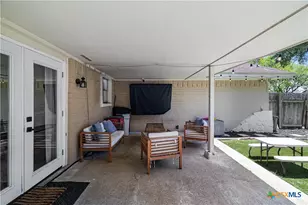 101 King Arthur St, Victoria, TX 77904 - Photo 25