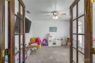 101 King Arthur St, Victoria, TX 77904 - Photo 15