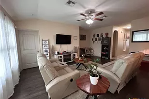 207 Cobble Stone Ct, Victoria, TX 77904 - Photo 5