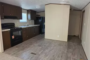 209 Olive, El Campo, TX 77437 - Photo 5