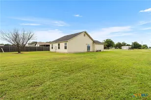 407 E Pietzsch St, Bartlett, TX 76511 - Photo 27
