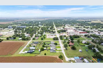 407 E Pietzsch Street, Bartlett, TX 76511 - Photo 41