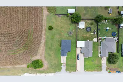 407 E Pietzsch Street, Bartlett, TX 76511 - Photo 31